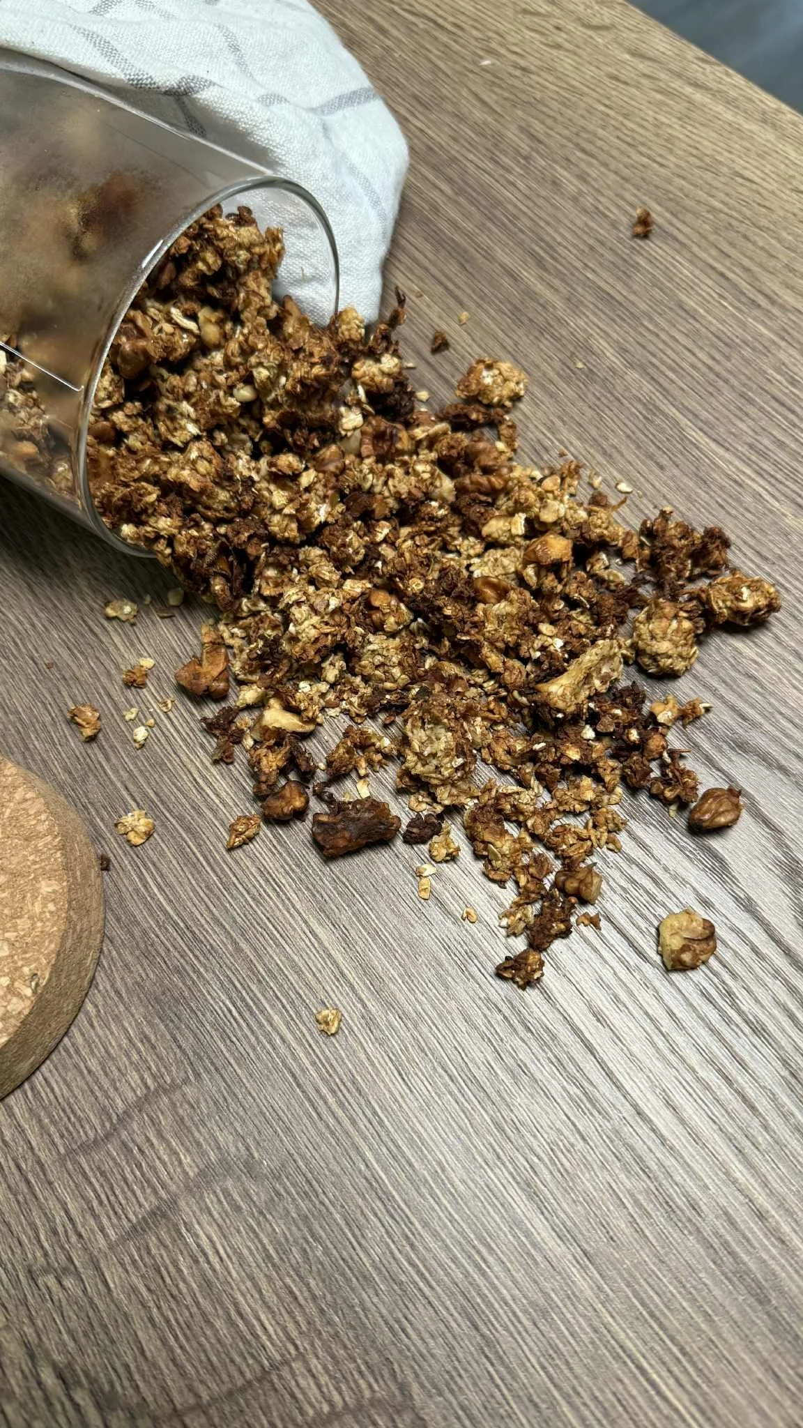 Almás fahéjas granola