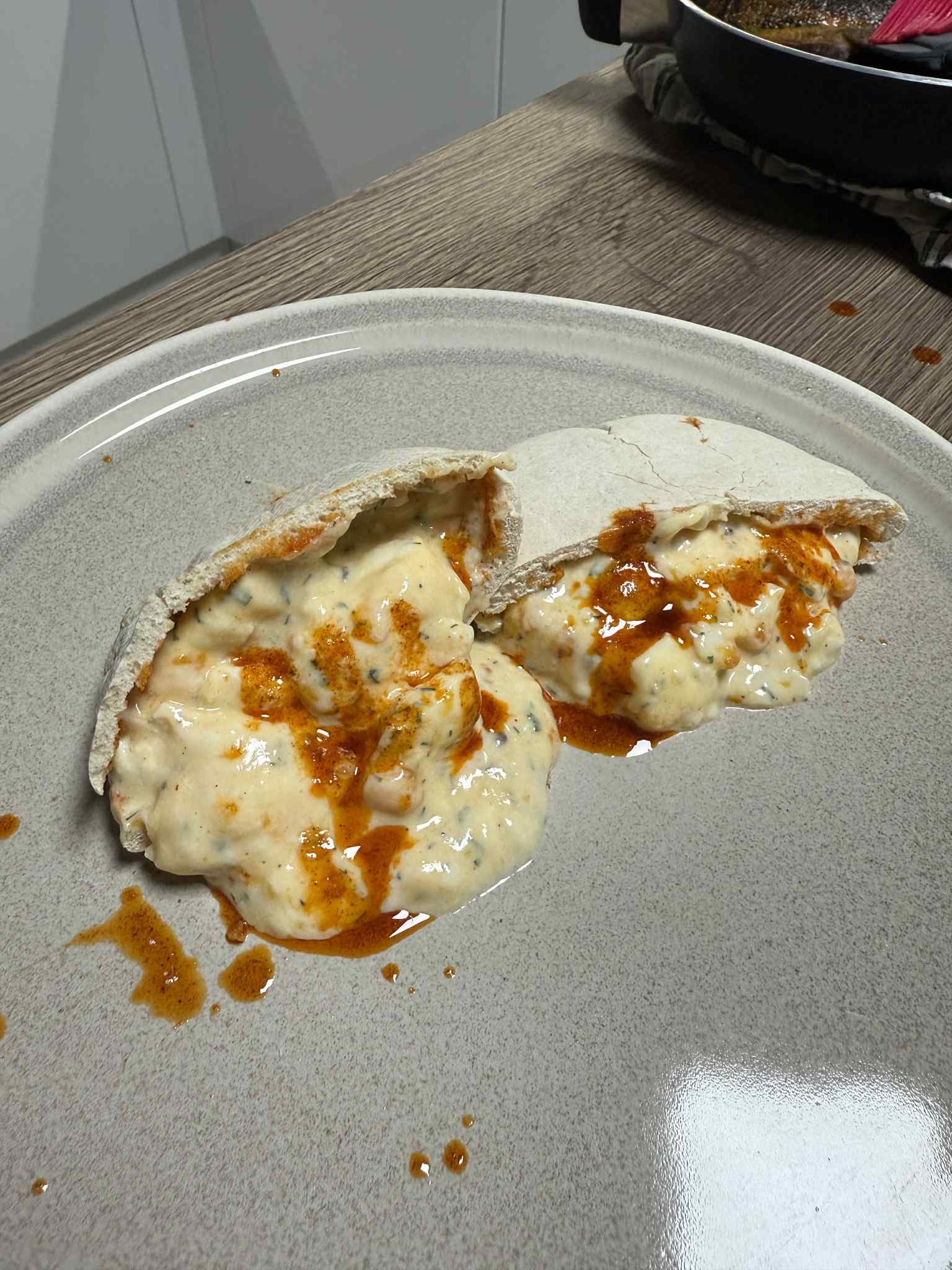 Cybir inspirált törökös tojássaláta pittában