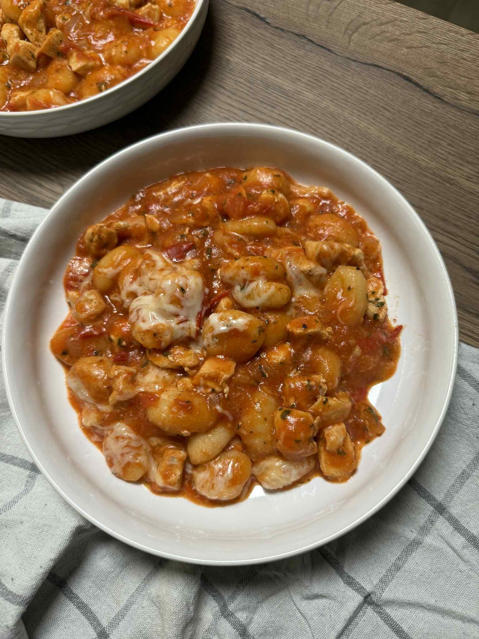 Duplasajtos paradicsomos csirkés gnocchi