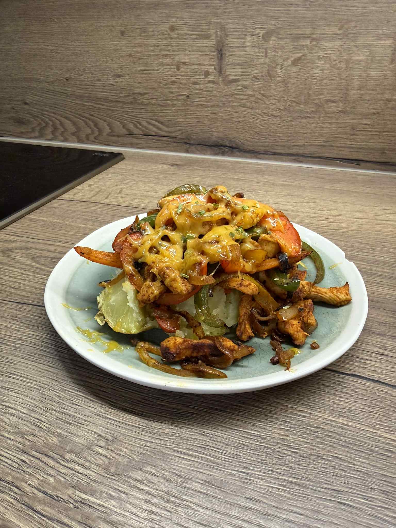 Fajitával töltött héjában sült krumpli