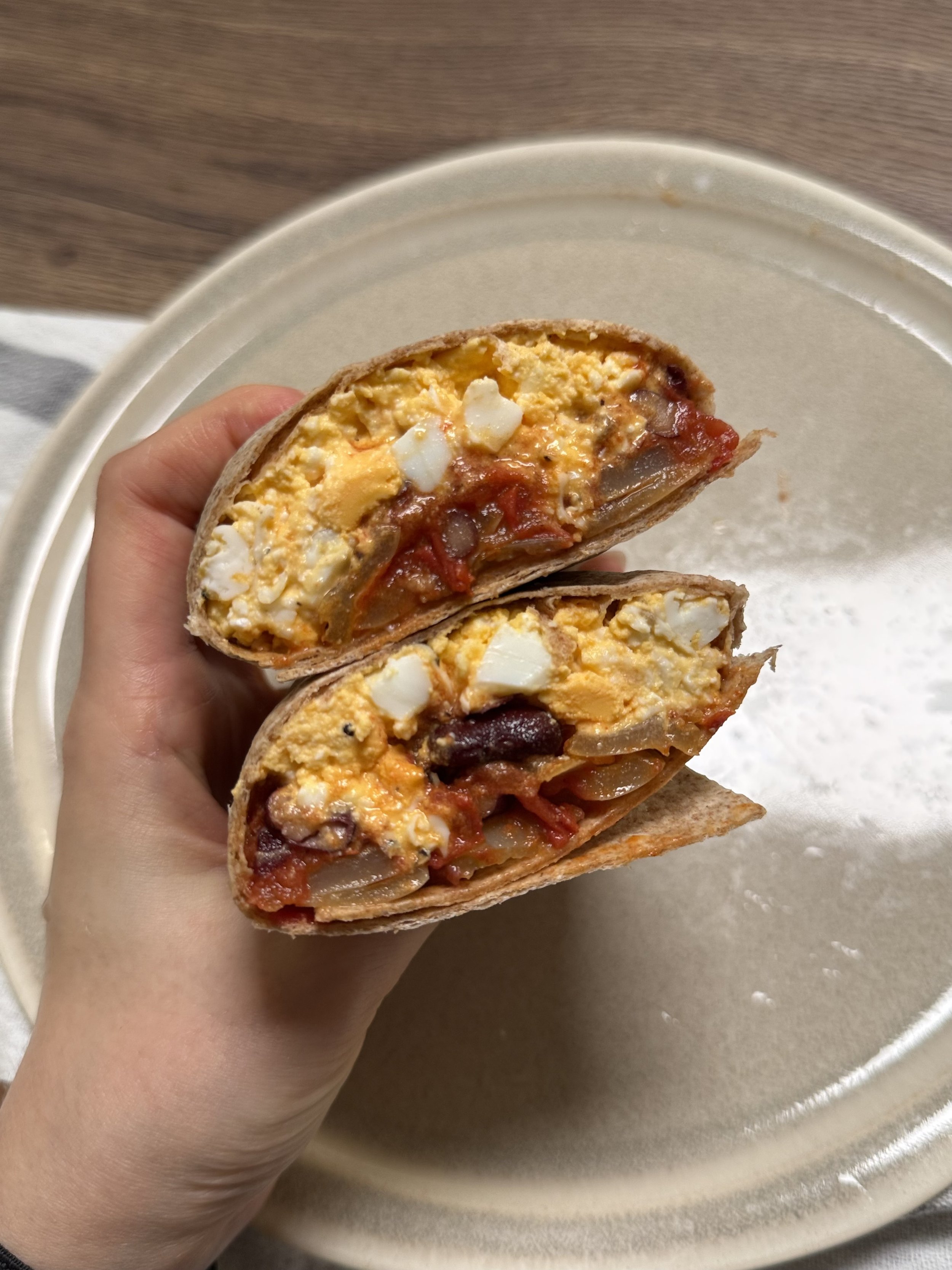 Fetás-lecsós reggeli burritó