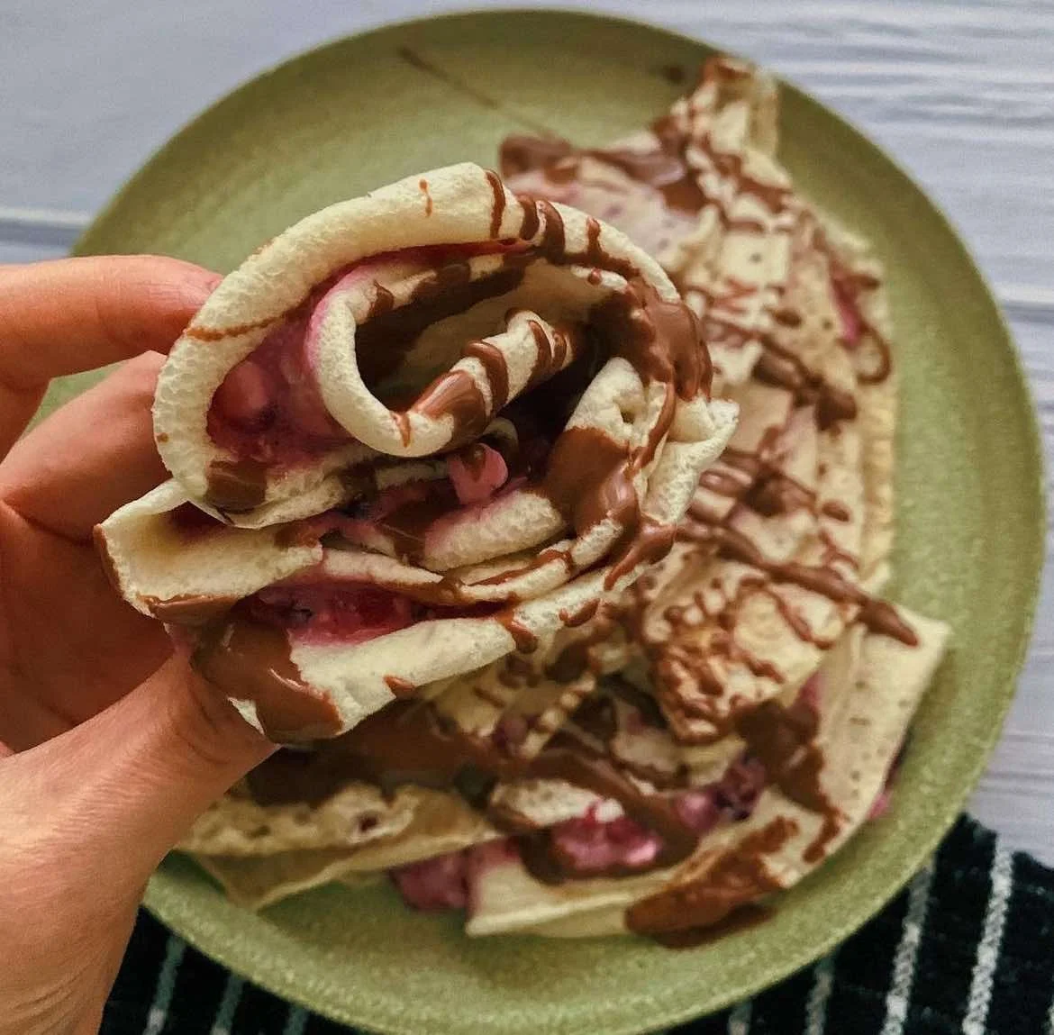 Túrós gyümölcsös palacsinta